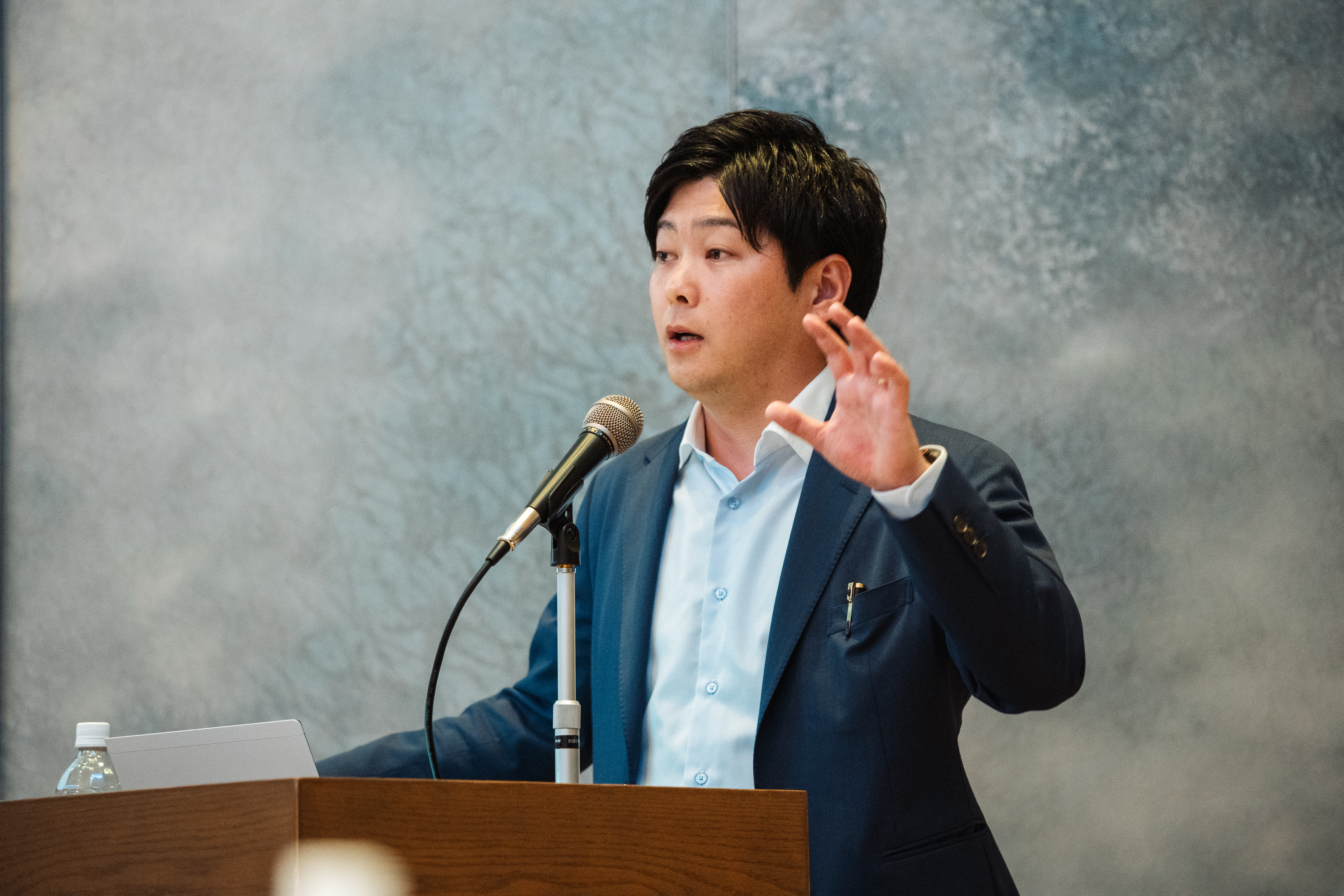 山岡隆二